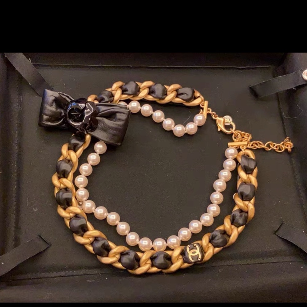 Chanel choker